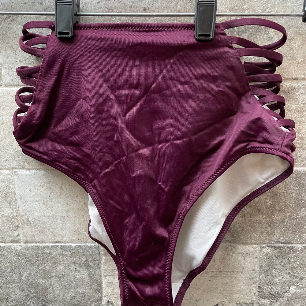 ❤️ PINK HIGH WAISTED CUT OUT SIDES BURGUNDY BIKINI BOTTOM SIZE SMALL
